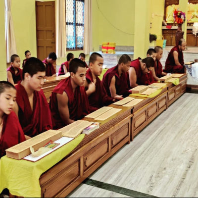 Bhum Poe Chunye Recitation Prayer    ཆོས་འཁོར་དུས་ཆེན་ཉིན་ལ་འབུམ་རྒྱས་འབྲིང་བསྡུས་གསུམ་དག་སྒྲོགས།